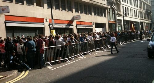 Apple Store queue