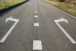 Arrows in the road – make the right choice!